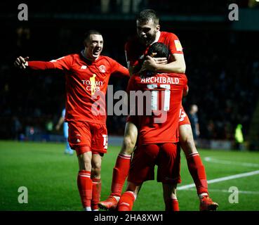 Londra, Regno Unito. 01st Feb 2018. LONDRA, Regno Unito, DICEMBRE 11: Theo Archibald (in prestito da Lincoln City) di Leyton Orient celebra il suo obiettivo durante la Sky Bet League 2 tra Leyton Orient e Crawley Town a Brisbane Road, Londra il 11th dicembre 2021 Credit: Action Foto Sport/Alamy Live News Foto Stock