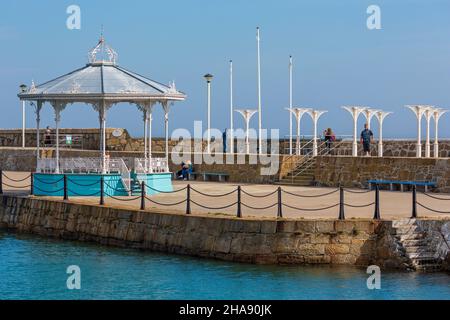 Band Stand on the East Pier, Dun Laoghaire, County Dublin, Irlanda Foto Stock