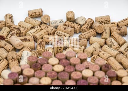 Sibiu, Romania - 12 luglio 2021 tappo di sughero per vino prodotto da un famoso produttore Foto Stock