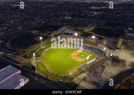 Una vista aerea dei campi della famiglia americana di Phoenix, martedì 2 marzo 2021, a Phoenix. Lo stadio è la sede degli allenamenti primaverili del Milwaukee B. Foto Stock