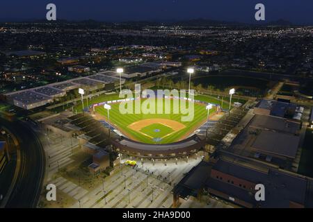 Una vista aerea dei campi della famiglia americana di Phoenix, martedì 2 marzo 2021, a Phoenix. Lo stadio è la sede degli allenamenti primaverili del Milwaukee B. Foto Stock