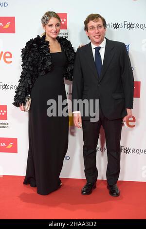 Madrid. Spagna. 20211211, Andrea Levy, Jose Luis Martinez Almeida partecipa al 27th Jose Maria Forque Awards - Red Carpet al Palacio de Congresos de IFEMA il 11 dicembre 2021 a Madrid, Spagna Foto Stock