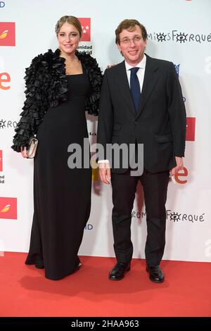 11 dicembre 2021, Madrid, Madrid, Spagna: Andrea Levy, Jose Luis Martinez Almeida partecipa 27th Jose Maria Forque Awards - Red Carpet al Palacio de Congresos de IFEMA il 11 dicembre 2021 a Madrid, Spagna (Credit Image: © Jack Abuin/ZUMA Press Wire) Foto Stock