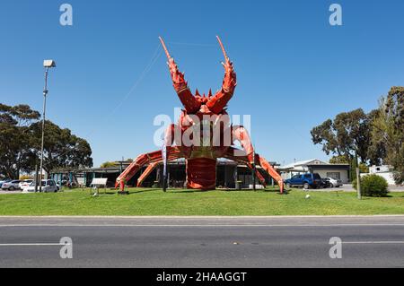 Foto anteriore della grande aragosta 'Larry the Lobster' Foto Stock