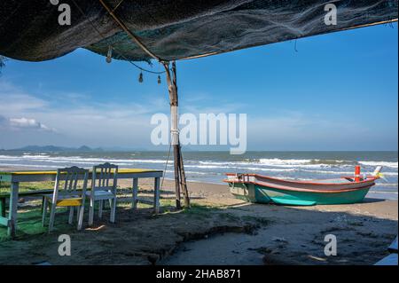 Sam Roi Yot spiaggia a sud di Hua Hin in Prachuap Khiri Khan Provincia di Thailandia. Foto Stock