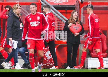 Enschede, Paesi Bassi. 12th Dic 2021. ENSCHEDE, PAESI BASSI - DICEMBRE 12: Un segno di Hart van Twente durante la partita olandese Eredivie tra FC Twente e RKC Waalwijk a Grolsch teste il 12 Dicembre 2021 a Enschede, Paesi Bassi (Foto di Marcel ter Bals/Orange Pictures) Credit: Orange Pics BV/Alamy Live News Foto Stock