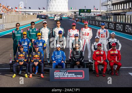 F1 piloti foto di gruppo durante la Formula 1 Etihad Airways Abu Dhabi Grand Prix 2021, 22th round del FIA Formula uno World Championship 2021 dal 10 al 12 dicembre 2021 sul circuito di Yas Marina, a Yas Island, Abu Dhabi - Foto: Antonin Vincent/DPPI/LiveMedia Foto Stock