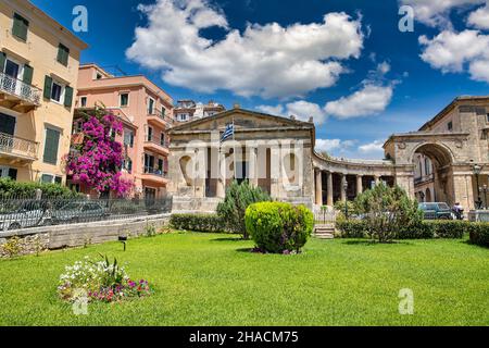 Museo di arte asiatica di Corfù, Grecia. Fu costruito come palazzo nel 1824, come parlament dell'unificazione delle isole Ioniane. Foto Stock