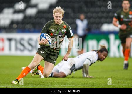 Swansea, Regno Unito. 12th Dic 2021. Ospreys fullback Mat Protheroe durante la Ospreys v sale Sharks European Champions Cup Rugby Match. Credit: Gruffydd Thomas/Alamy Live News Foto Stock