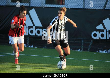 Torino, Italia. 12th Dic 2021. Cristiana Girelli (Juventus Women) durante la Juventus FC vs AC Milan, Campionato Italiano Serie A Donne a Torino, Italia, Dicembre 12 2021 Credit: Agenzia fotografica indipendente/Alamy Live News Foto Stock