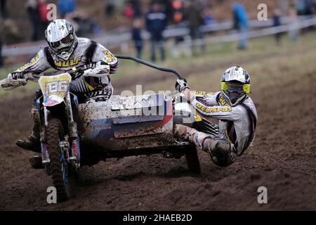 Tyninghame, Lothian orientale., Regno Unito. 12th Dic 2021. Ecosse XC - Round 1 Winter Series in pista vicino a Tyninghame, East Lothian. Concorrenti in classi da 65cc a Quad e sidecar. Un sacco di azione nel fango. ( Credit: Rob Grey/Alamy Live News Foto Stock