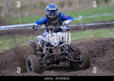 Tyninghame, Lothian orientale., Regno Unito. 12th Dic 2021. Ecosse XC - Round 1 Winter Series in pista vicino a Tyninghame, East Lothian. Concorrenti in classi da 65cc a Quad e sidecar. Un sacco di azione nel fango. ( Credit: Rob Grey/Alamy Live News Foto Stock