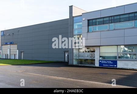 Neder-over-Heembeek, Bruxelles, Belgio - 12 11 2021: Fabbrica della società a ruote dentate ZF Foto Stock