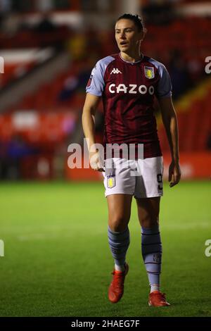 Walsall, Regno Unito. 12th Dic 2021. Bescot Stadium Emily Gielnik (#9 Aston Villa) raffigurato durante la partita della fa Women's Super League tra Aston Villa e Tottenham Hotspur al Bescot Stadium di Walsall, Inghilterra, il 12 dicembre 2021. Kieran Riley credito: SPP Sport Stampa Foto. /Alamy Live News Foto Stock