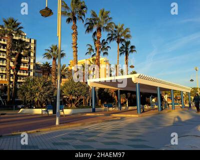Spaziergang auf der Promenade a Malaga Foto Stock
