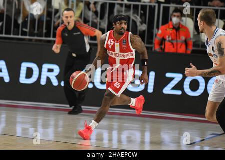 Varese, Italia. 12th Dic 2021. 45 KEENE MARCUS durante la partita del Campionato LBA Italia tra Openjobmetis Varese e Devi Napoli Basket, a Varese, in Italia, il 12 dicembre 2021. Credit: Fabio Averna/Alamy Live News Foto Stock