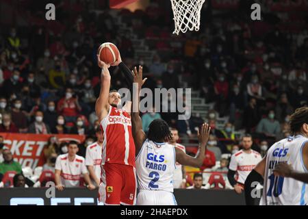Varese, Italia. 12th Dic 2021. -5 Alessandro gentile OpenJobMetis Varese in occasione della partita LBA Italy Championship tra Openjobmetis Varese e Devi Napoli Basket, a Varese, Italia, il 12 dicembre 2021. Credit: Fabio Averna/Alamy Live News Foto Stock