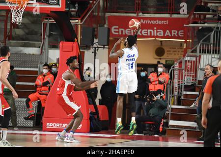 Varese, Italia. 12th Dic 2021. 11 Elijah Wilson OpenJobMetis Varese durante la partita del Campionato LBA Italia tra Openjobmetis Varese e Devi Napoli Basket, a Varese, Italia, il 12 dicembre 2021. Credit: Fabio Averna/Alamy Live News Foto Stock