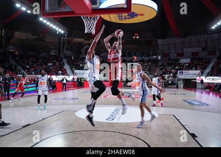 Varese, Italia. 12th Dic 2021. -9 Paulius Sorokas OpenJobMetis Varese durante la partita del Campionato LBA Italia tra Openjobmetis Varese e Devi Napoli Basket, a Varese, Italia, il 12 dicembre 2021. Credit: Independent Photo Agency/Alamy Live News Foto Stock