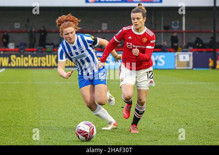 Crawley, Regno Unito. 01st Dic 2019. Crawley, Inghilterra, 4th 2021 aprile Hayley Ladd (12 Manchester United) corre in avanti con la palla durante la partita della Barclays fa Womens Super League tra Brighton & Hove Albion e Manchester United al People's Pension Stadium di Crawley. Jordan Colborne/SPP Credit: SPP Sport Press Photo. /Alamy Live News Foto Stock