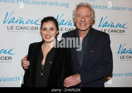 Sandrine Sarroche e Francois Bernheim partecipano al Vaincre le Cancer Benefit Party di Cercle de l'Union Interalliee, Parigi, Francia, il 12 dicembre 2021. Foto di Jerome Domine/ABACAPRESS.COM Foto Stock