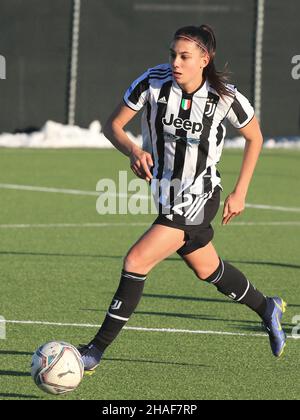 Torino, Italia. 12th Dic 2021. Agnese Bonfantini (Juventus Women) durante la Juventus FC vs AC Milan, Campionato Italiano di calcio a Women match a Torino, Italy, December 12 2021 Credit: Independent Photo Agency/Alamy Live News Foto Stock