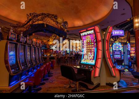 Slot machine, Sky Convention Center al Mohegan Sun Casino, Montville, CT., USA. Foto Stock