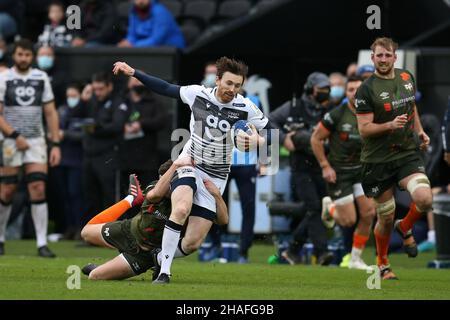 Swansea, Regno Unito. 12th Dic 2021. Simon Hammersley di sale squali in azione. Heineken Champions Cup rugby, Ospreys v sale squali allo stadio Swansea.com di Swansea, South Wales domenica 12th dicembre 2021. pic di Andrew Orchard/Andrew Orchard SPORTS photography/Alamy Live News credito: Andrew Orchard SPORTS photography/Alamy Live News Foto Stock