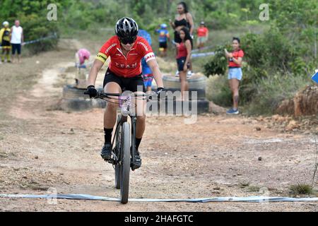 Salvador, Bahia, Brasile. 12th Dic 2021. (SPO) Ciclismo a Bahia. 12 dicembre 2021, Salvador, Bahia, Brasile: Evento ciclistico che si svolge nella città di Dias DÃ¢â‚¬â„¢avila, regione metropolitana di Salvador, Bahia Domenica (12). Credit: Walmir Cirne/Thenews2 (Credit Image: © Walmir Cirne/TheNEWS2 via ZUMA Press Wire) Foto Stock