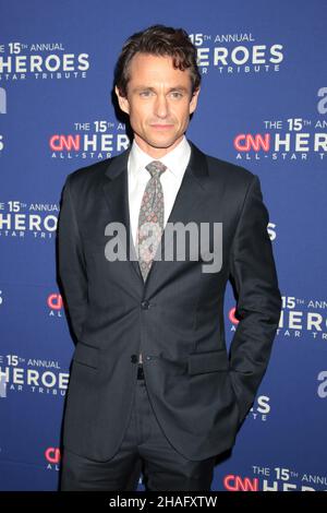 New York, NY, USA. 12th Dic 2021. Hugh Dancy al Tributo All-Star 15th della CNN Heroes all'American Museum of Natural History di New York il 12 dicembre 2021. Credit: RW/Media Punch/Alamy Live News Foto Stock