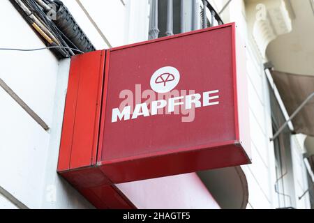 VALENCIA, SPAGNA - 09 DICEMBRE 2021: MAPFRE è una compagnia assicurativa multinazionale spagnola Foto Stock