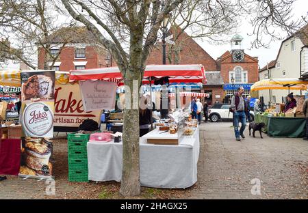 Emsworth Hampshire Inghilterra UK - il mercato agricolo che si svolge il sabato Foto Stock