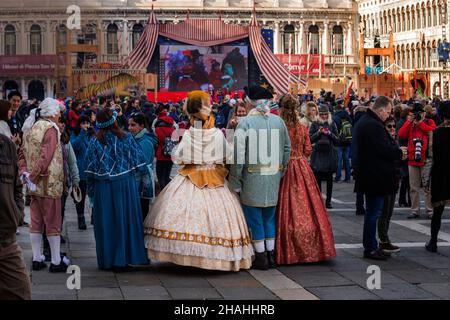 Il Carnevale di Venezia o Carnevale di Venezia è un festival annuale che si tiene a Venezia, il festival è famoso in tutto il mondo per le sue maschere elaborate, Venezia, Ven Foto Stock