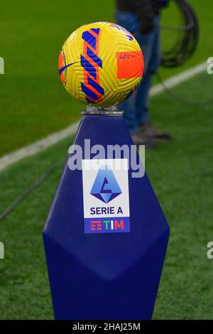 Milano, Italia. 12th Dic 2021. La palla da fiammifero Nike è pronta per la serie A tra Inter e Cagliari al Giuseppe Meazza di Milano. (Photo Credit: Gonzales Photo/Alamy Live News Foto Stock