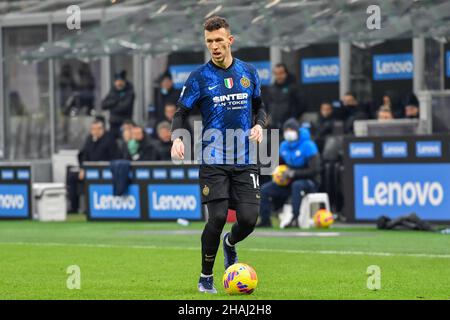 Milano, Italia. 12th Dic 2021. Ivan Perisic (14) dell'Inter ha visto durante la Serie un incontro tra Inter e Cagliari a Giuseppe Meazza di Milano. (Photo Credit: Gonzales Photo/Alamy Live News Foto Stock