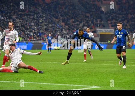 Milano, Italia. 12th Dic 2021. Alexis Sanchez (7) di Inter ha visto durante la Serie un incontro tra Inter e Cagliari a Giuseppe Meazza di Milano. (Photo Credit: Gonzales Photo/Alamy Live News Foto Stock