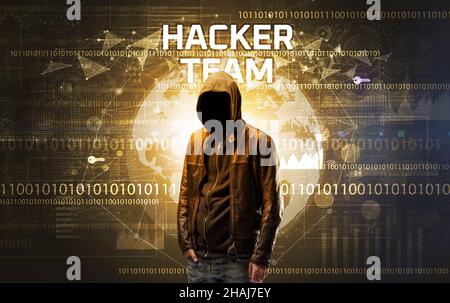 Hacker senza volto al lavoro, concetto di sicurezza Foto Stock