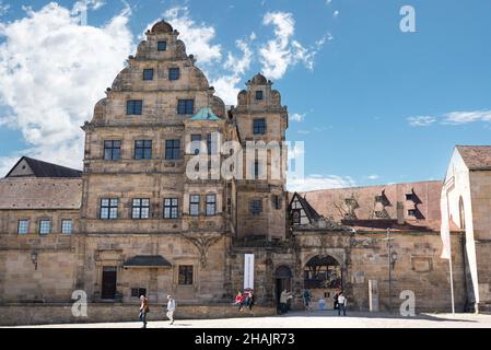 L'antica Alte Hofhaltung medievale vicino alla cattedrale di Bamberga, in Germania Foto Stock