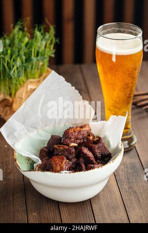 Ciotola di piccolo antipasto di costolette di agnello Foto Stock