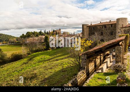 Tourtour, Francia. Tourtour è stato incluso nella lista dei più bei villaggi in Francia dall'associazione Les Plus Beaux Villages de France Foto Stock