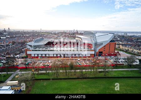 Liverpool, Merseyside, Regno Unito - Dic, 02 2021. Una vista aerea generale del sito di Anfield Road all'Anfield Stadium del Liverpool Football Club come contro Foto Stock