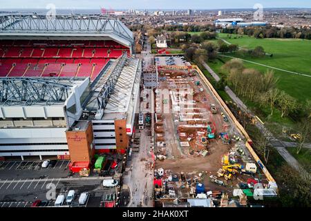 Liverpool, Merseyside, Regno Unito - Dic, 02 2021. Una vista aerea generale del sito di Anfield Road all'Anfield Stadium del Liverpool Football Club come contro Foto Stock