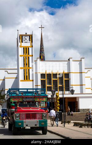 Sonson, Antioquia / Colombia - 19 novembre 2021. Trasporto contadino delle città colombiane. Foto Stock