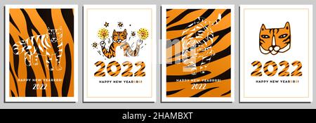 Set di carte per l'anno nuovo con personaggi Funny Tiger. Carte di festa di Capodanno 2022 con cute Tiger animale in stile fumetto Doodle. Banner vettoriale, poste Illustrazione Vettoriale