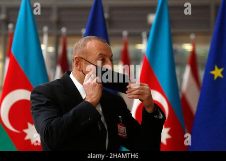 Bruxelles, Belgio. 14th Dic 2021. Presidente della Repubblica di Azerbaigian Ilham Aliyev al Consiglio dell'UE a Bruxelles, Belgio, 14 dicembre 2021. (Credit Image: © Valeria Mongelli/ZUMA Press Wire) Credit: ZUMA Press, Inc./Alamy Live News Foto Stock