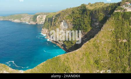 Vista aerea Kelingking sulla spiaggia di Nusa Penida Island, Bali, Indonesia Foto Stock