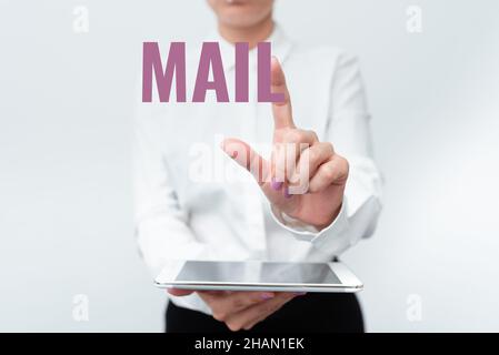 E-mail di didascalia concettuale. Lettere o pacchi di idee aziendali inviati o consegnati tramite il sistema postale che presenta nuove idee tecnologiche di discussione Foto Stock