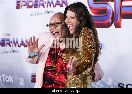 Westwood, Stati Uniti. 13th Dic 2021. WESTWOOD, LOS ANGELES, CALIFORNIA, USA - 13 DICEMBRE: L'attore Jacob Batalon e l'attrice Marisa Tomei arrivano al Los Angeles Premiere of Columbia Pictures' 'uomo-pider: No Way Home' tenuto al Regency Village Theatre il 13 dicembre 2021 a Westwood, Los Angeles, California, Stati Uniti. (Foto di Xavier Collin/Image Press Agency/Sipa USA) Credit: Sipa USA/Alamy Live News Foto Stock