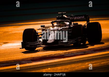 18 ROW Lance (CAN), Aston Martin F1, in azione durante i 14 test post-stagione dal 15 al 2021 dicembre 2021 sul circuito Yas Marina, a Yas Island, Abu Dhabi - Foto: Antonin Vincent/DPPI/LiveMedia Foto Stock