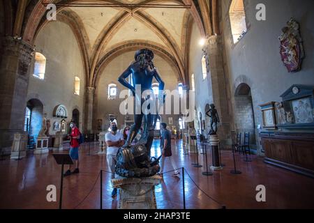 Il Museo Nazionale del Bargello, noto anche come Palazzo del Bargello, è un museo d'arte di Firenze. Ospita la statua di David di Donatello. Foto Stock